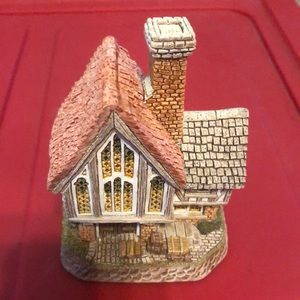 “The Stained Glass Studio” figurine by David Winter